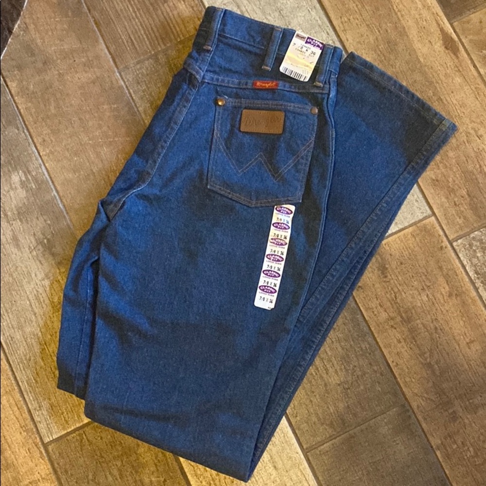 Women’s Wrangler Classic Fit Jeans
